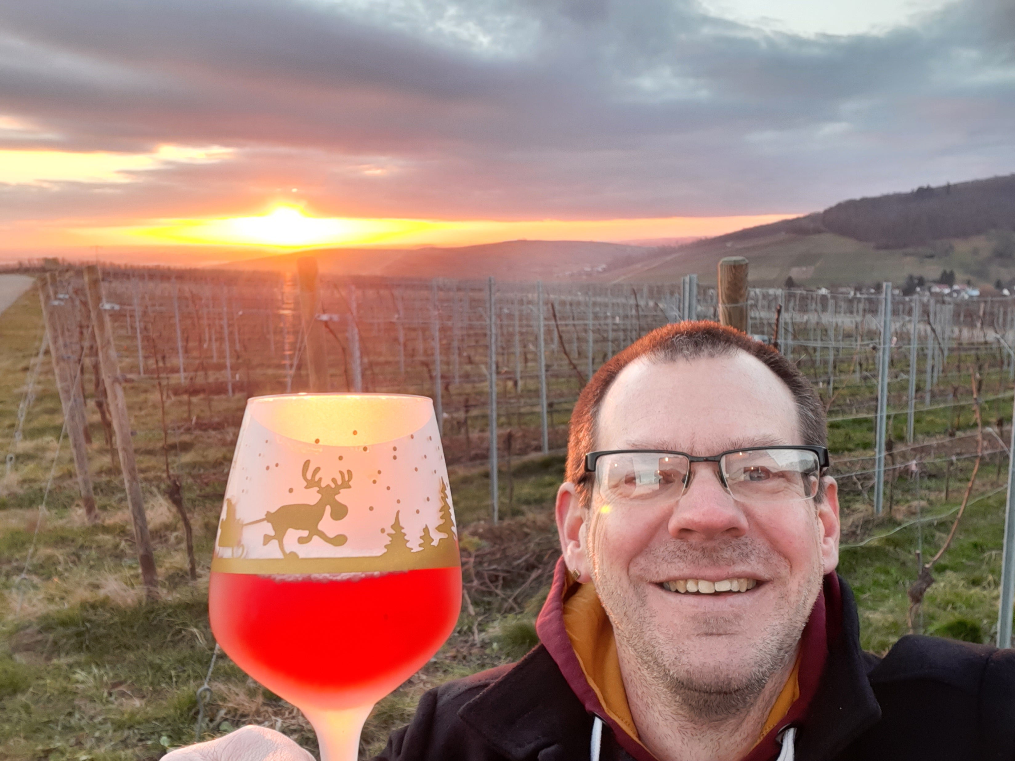 Winzer mit Glühwein